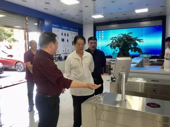 原廣西政法委政治部主任劉振強等領導蒞臨廣西理通考察指導工作