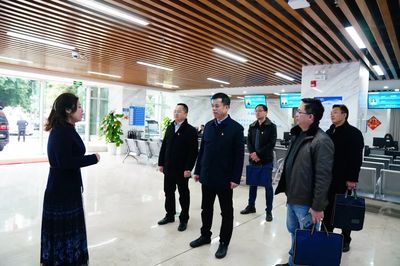 柳州市政協副主席何培俊到陽和新區重點項目調研