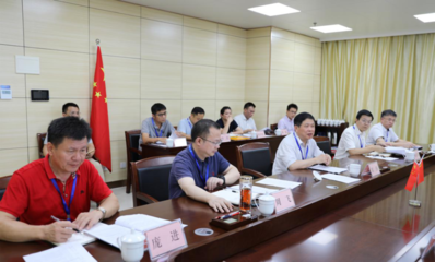 席揚與自治區人力資源和社會保障廳客人座談