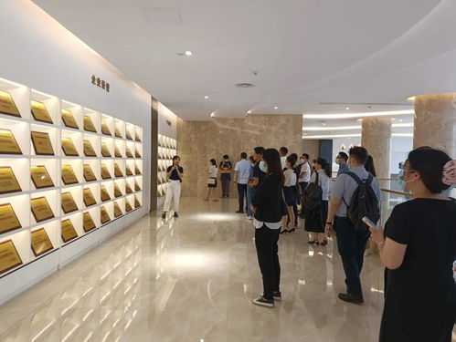 廣西人力資源服務(wù)行業(yè)協(xié)會(huì) 走進(jìn)皇氏集團(tuán) 參觀交流活動(dòng)圓滿結(jié)束